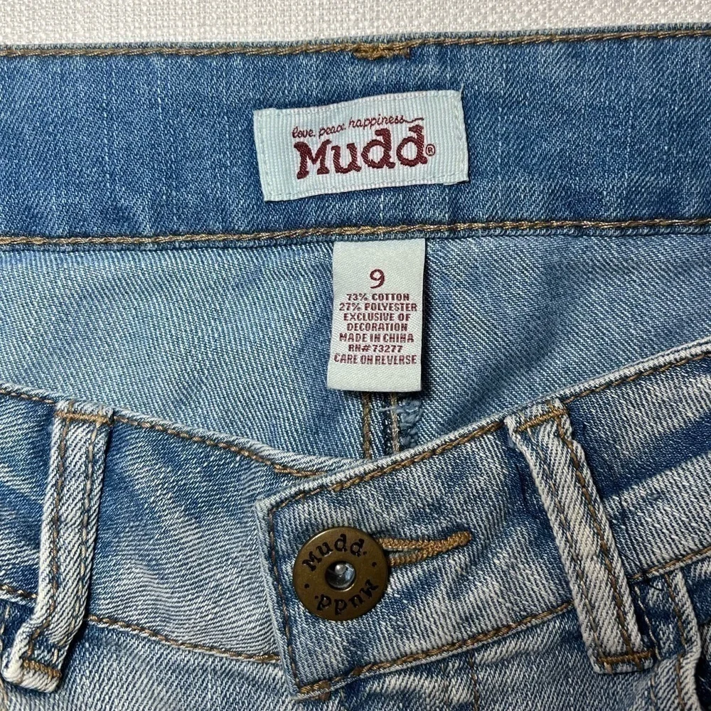 Mudd High-Waisted Denim Shorts with Embroidery - Size 9 - Great Condition! - Picture 3 of 5
